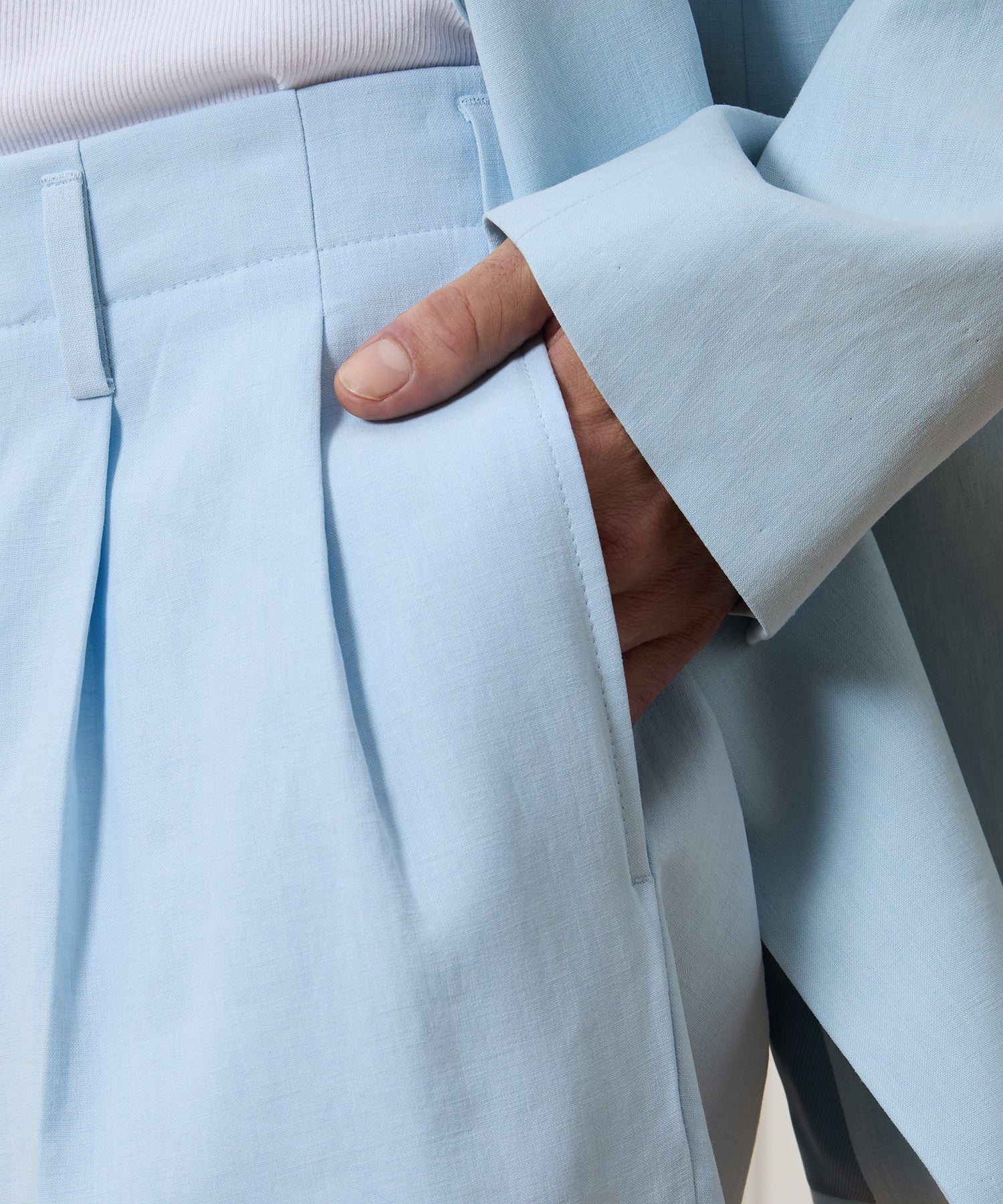 8" Italian Sueded Linen Hollywood Short