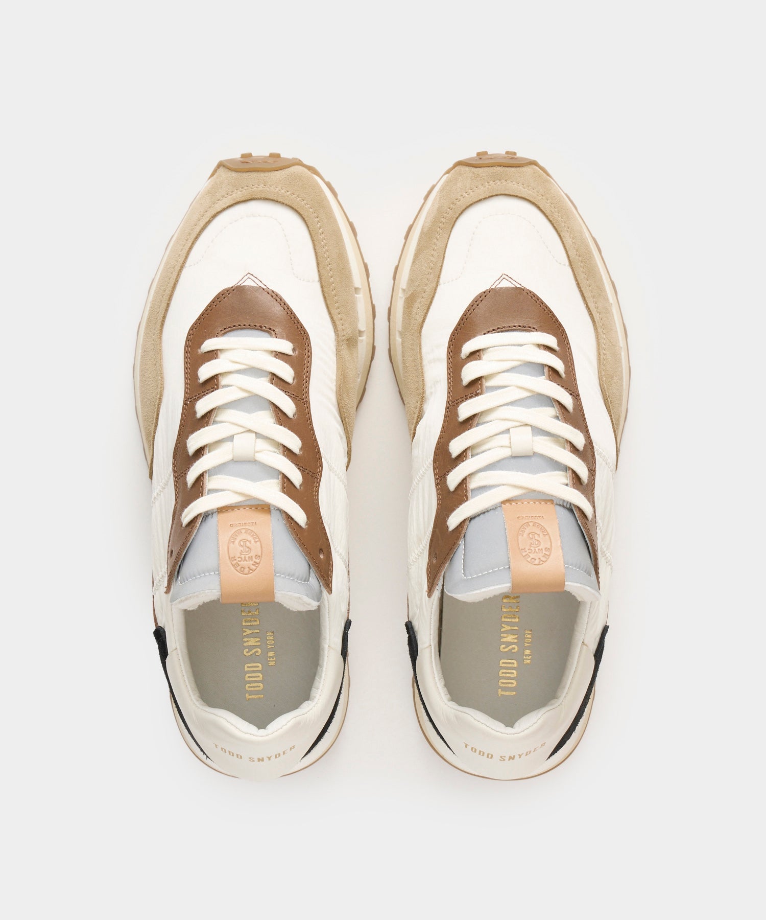 Tuscan Trainer in Nocciola